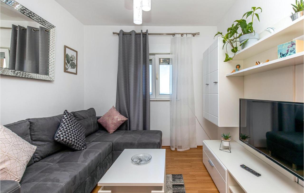 Amazing Apartment In Kostrena With 1 Bedrooms And Wifi 外观 照片