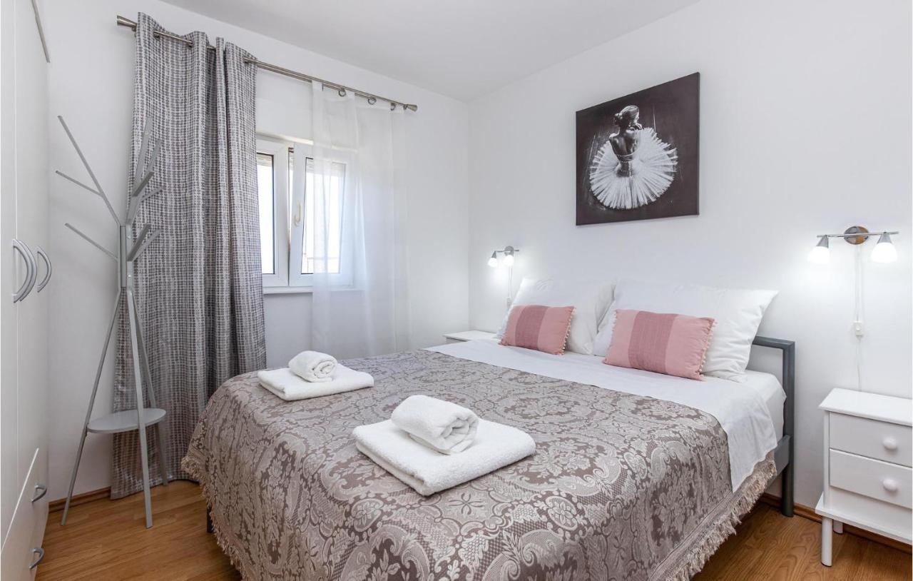 Amazing Apartment In Kostrena With 1 Bedrooms And Wifi 外观 照片
