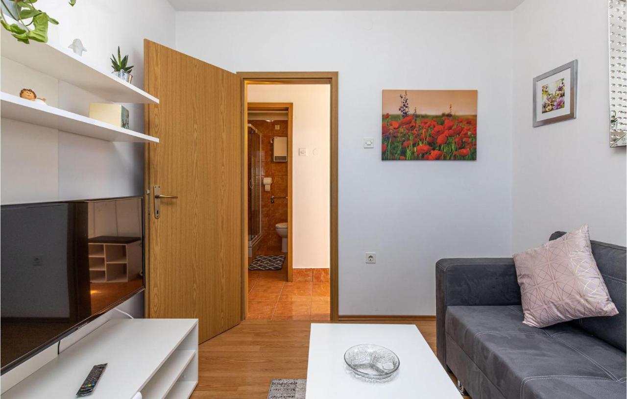 Amazing Apartment In Kostrena With 1 Bedrooms And Wifi 外观 照片