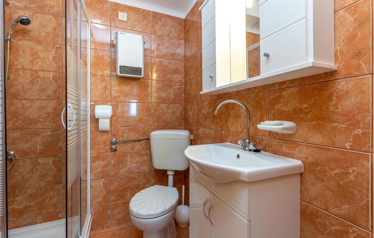Amazing Apartment In Kostrena With 1 Bedrooms And Wifi 外观 照片